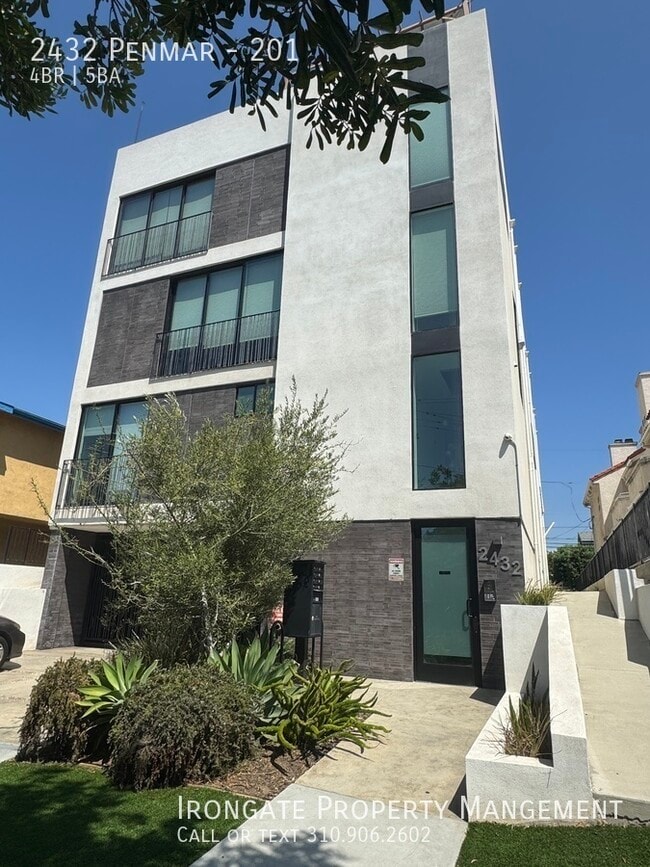 property at 2432 Penmar Ave