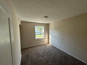 852-852 S Central Dr in Lorain, OH - Building Photo - Building Photo