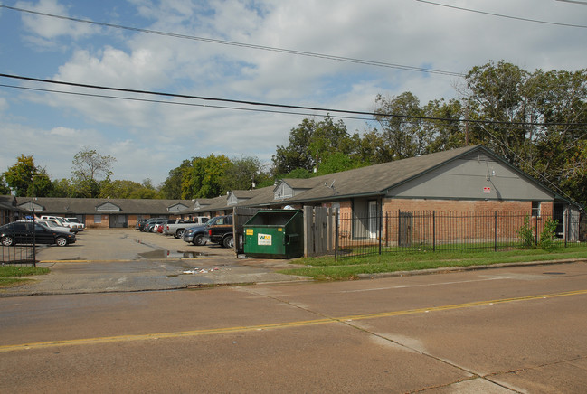 The Oxford Apartments in Houston, TX - Building Photo - Building Photo