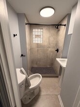 7840 S Saginaw Ave in Chicago, IL - Building Photo - Building Photo