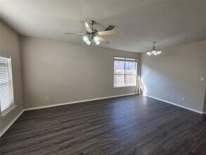 8541 Rainy Lake Dr in Fort Worth, TX - Foto de edificio - Building Photo