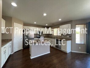 2424 W St Kateri Dr in Phoenix, AZ - Building Photo - Building Photo