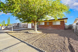 5764 Sweetwater Dr in El Paso, TX - Building Photo - Building Photo