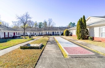 Honeycreek Senior Apartments in Charlotte, NC - Building Photo - Building Photo