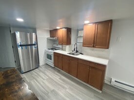 1108 Paterson Plank Rd, Unit B in North Bergen, NJ - Building Photo