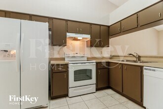 1423 Mohrlake Dr in Brandon, FL - Building Photo - Building Photo