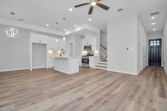 2349 Hoskins Dr in Houston, TX - Building Photo - Building Photo