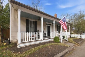 117 7th Ave N in Franklin, TN - Foto de edificio - Building Photo