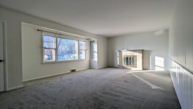 917 S Summit St in Barrington, IL - Building Photo - Building Photo