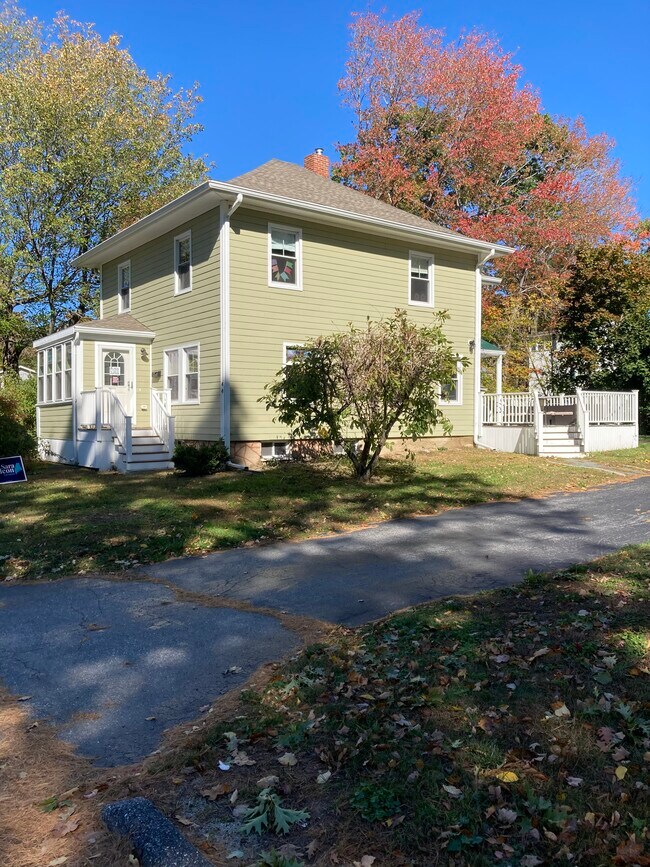 44 Bartlett St Rentals in Portland, ME