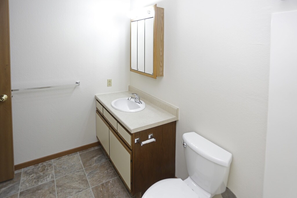 Ridgewood Manor Partnership Apartments in Elk River, MN