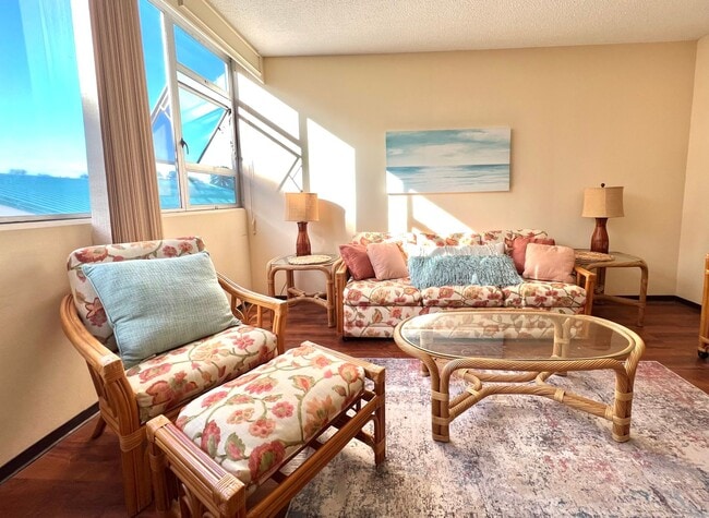 property at 2500 Kalakaua Ave