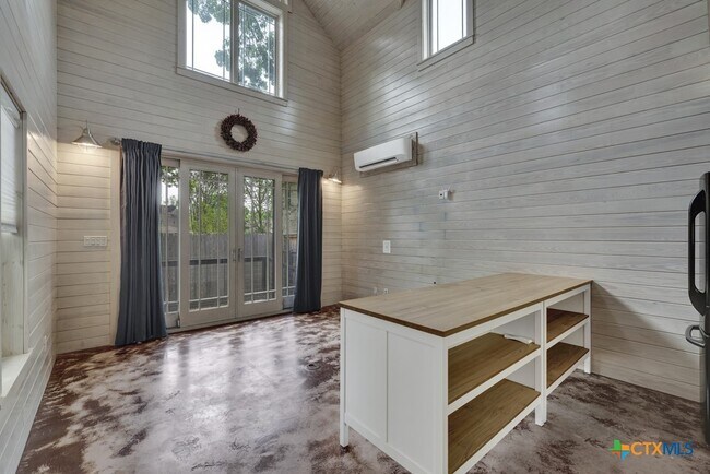 1091 Mulberry Ave in New Braunfels, TX - Building Photo - Building Photo