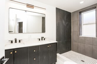 2208 N Talman Ave in Chicago, IL - Building Photo - Building Photo