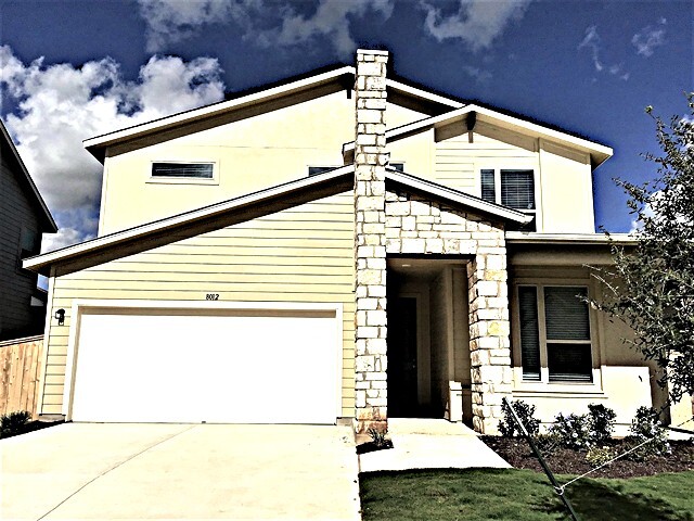 8012 Turnberry Ln in Austin, TX - Building Photo