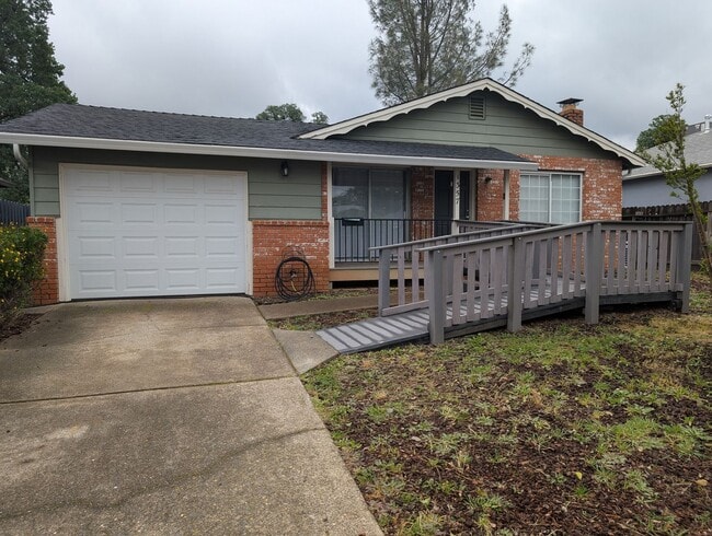 1357 Jeffries Ave in Anderson, CA - Building Photo - Building Photo