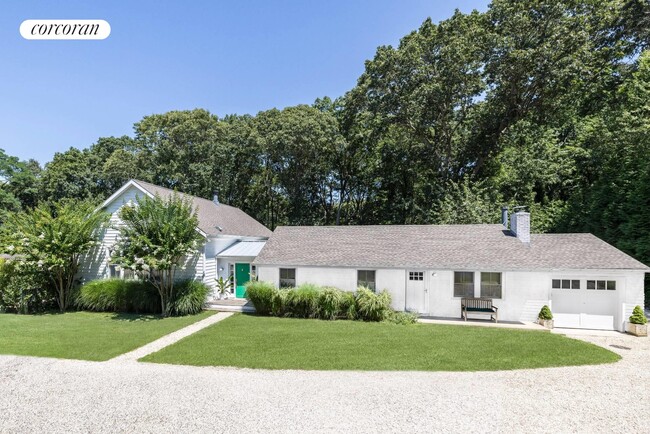 11 Woodvale St in Sag Harbor, NY - Building Photo - Building Photo