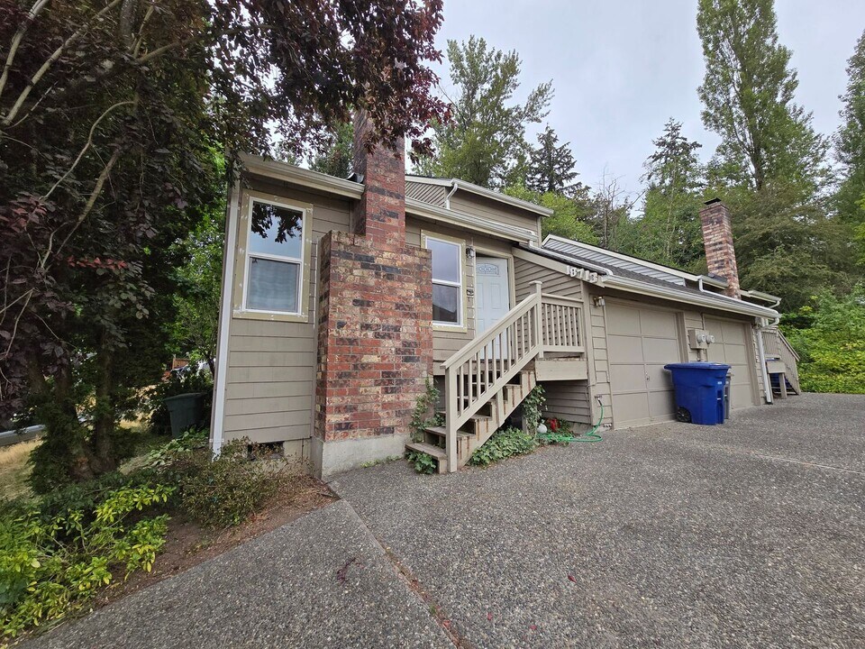 18713 67th Pl NE in Kenmore, WA - Building Photo