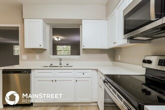 11649 Cape Horn Ave in Jacksonville, FL - Foto de edificio - Building Photo