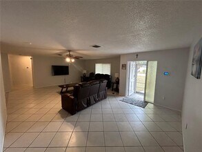 2101 Utica Dr in Sarasota, FL - Building Photo - Building Photo