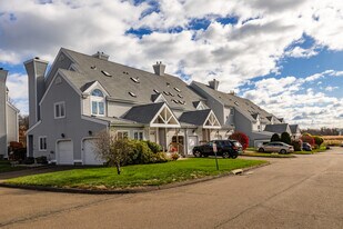 Sea Scape Condominiums in East Haven, CT - Building Photo