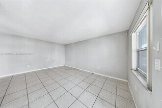801 Meridian Ave in Miami Beach, FL - Building Photo - Building Photo