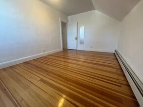 710 River Ave, Unit 2 in Providence, RI - Foto de edificio - Building Photo