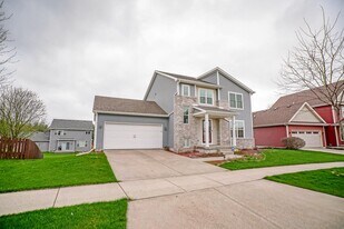 818 Redan Dr in Verona, WI - Building Photo