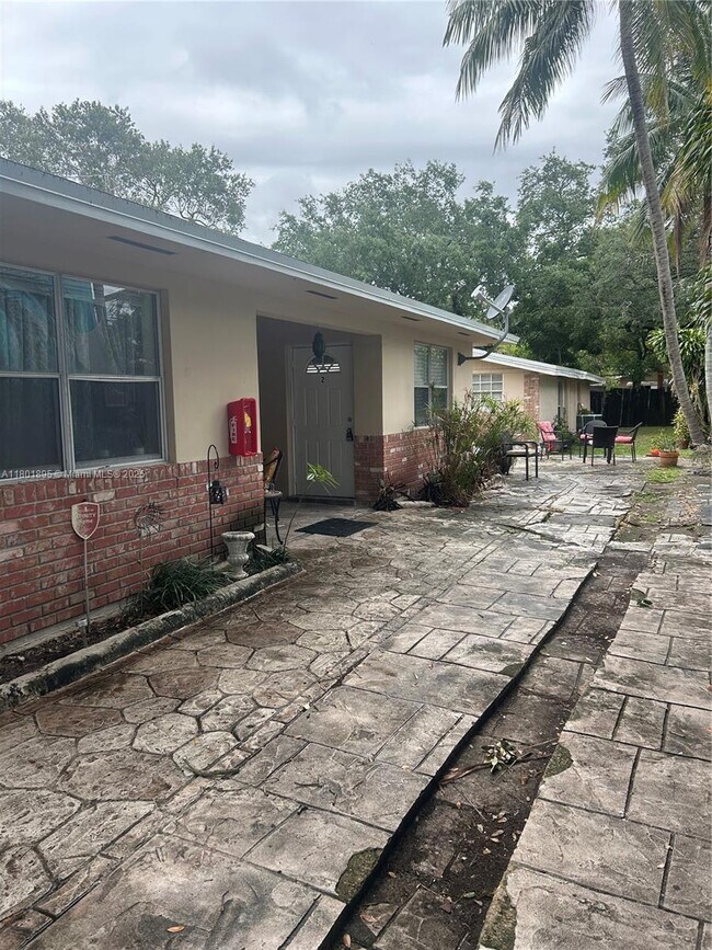 1111 SW 2nd Ct in Fort Lauderdale, FL - Building Photo - Building Photo