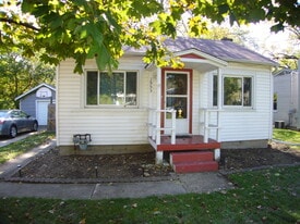 1953 Curtiss St in Downers Grove, IL - Building Photo