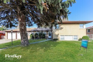 504 E 163rd St in South Holland, IL - Building Photo