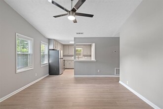 894 Five Forks Trickum Rd SW in Lawrenceville, GA - Building Photo - Building Photo