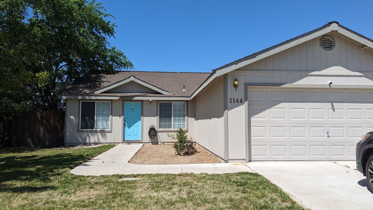 1144 Courtney Marie Ln in Fallon, NV - Building Photo