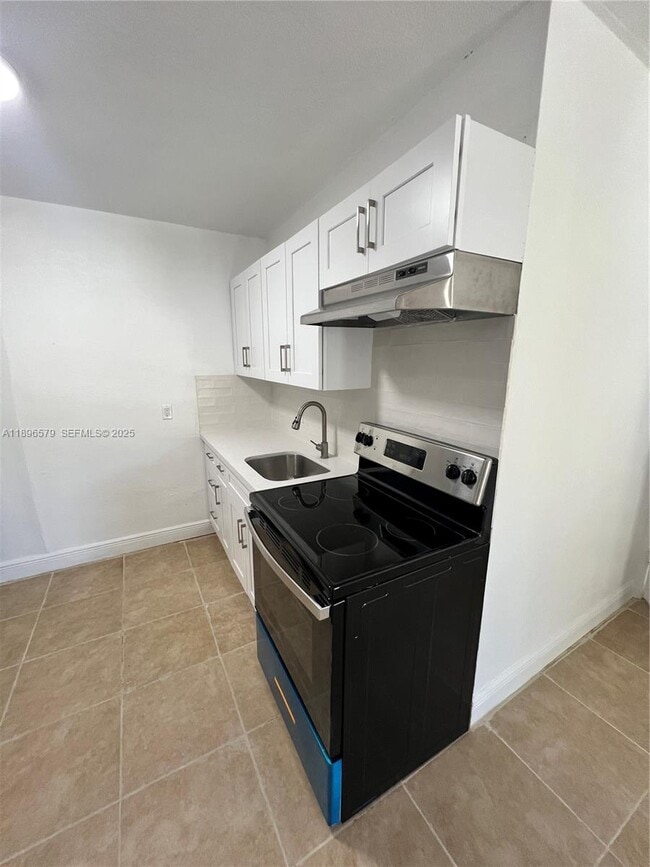 2588 NE 182nd Terrace in North Miami Beach, FL - Building Photo - Building Photo