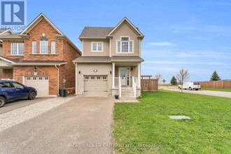 107 Courtney St in Fergus, ON - Building Photo - Building Photo