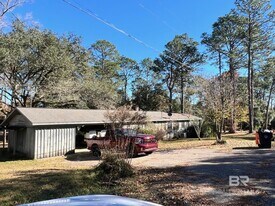 709 E 6th St in Bay Minette, AL - Building Photo