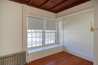 209 Main St, Unit Second Floor - B in Medway, MA - Foto de edificio - Building Photo