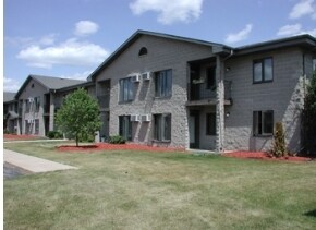 Village Park Apartments-Appleton in Appleton, WI - Foto de edificio