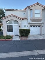 6833 Coral Rock Dr in Las Vegas, NV - Building Photo
