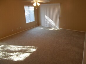 7024 W Rose Ln in Glendale, AZ - Building Photo - Building Photo
