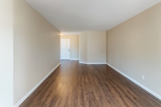 5248 Tipton St in San Diego, CA - Building Photo - Building Photo