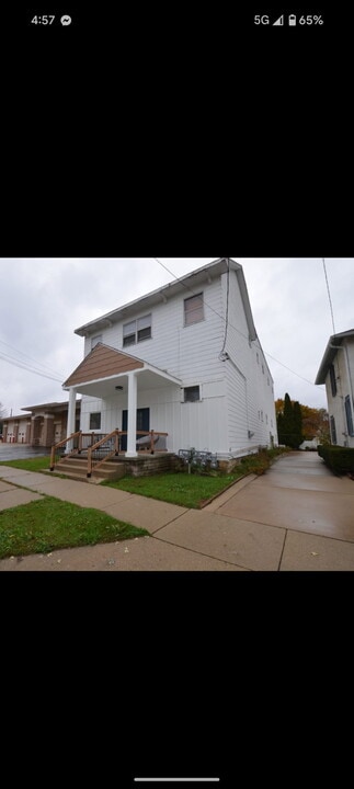 132 E Main St, Unit 1 in Eagle, WI - Building Photo