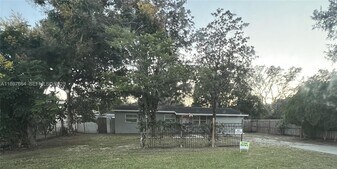 6632 Edgewater Dr in Orlando, FL - Building Photo