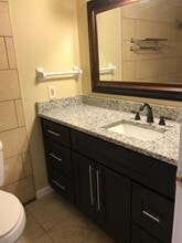 124 Hillsboro Pl, Unit 124 in Nashville, TN - Building Photo - Building Photo