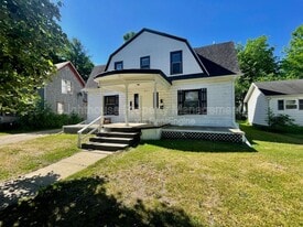 514 E Center St in Hastings, MI - Building Photo