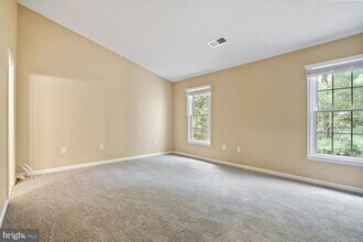 7706 Hickory Glen Way in Springfield, VA - Building Photo - Building Photo