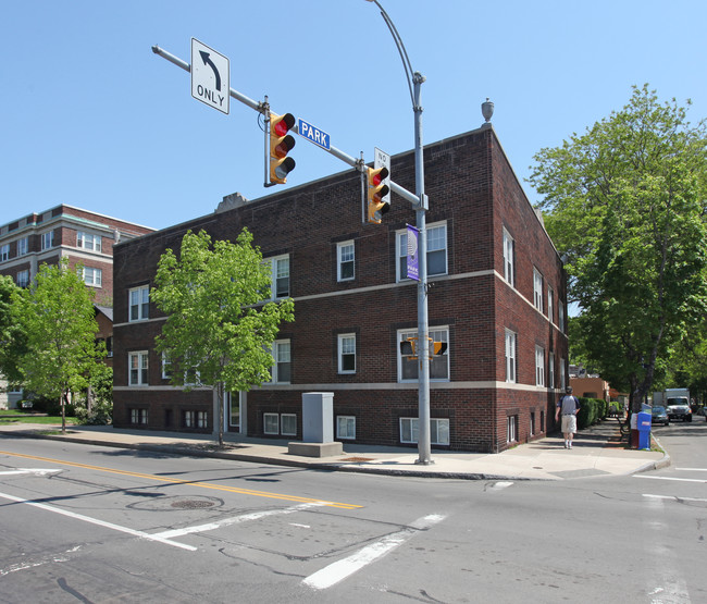 40 S Goodman St in Rochester, NY - Building Photo - Building Photo