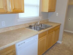 1502 Cardinal Dr in Ennis, TX - Building Photo - Building Photo
