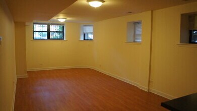 2130 W Concord Pl, Unit G in Chicago, IL - Building Photo - Building Photo