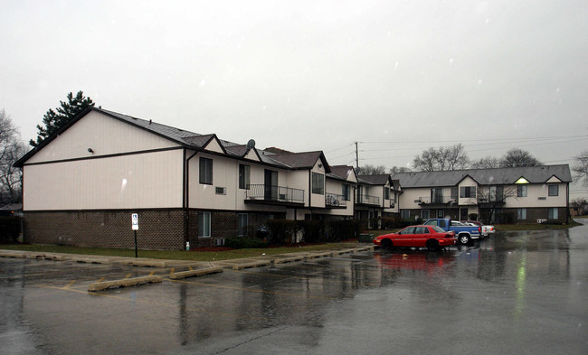 525-535 E Jefferson St in Bensenville, IL - Foto de edificio - Building Photo